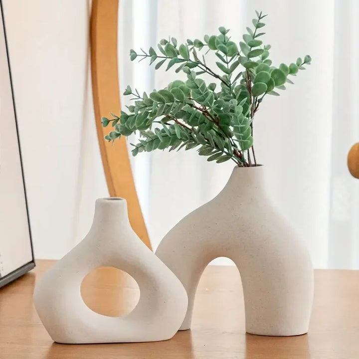 Vases décoratifs oblongs – Céramique sculptée